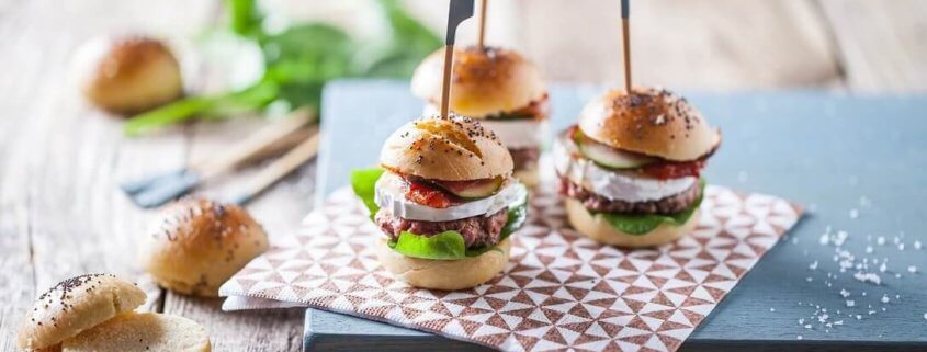 Mini-burger (Sliders) med gedeost Mini-burger (sliders) med gedeost